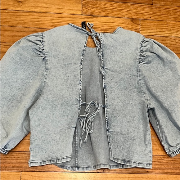 H&M PUFF-SLEEVED DENIM TOP - Picture 7 of 7